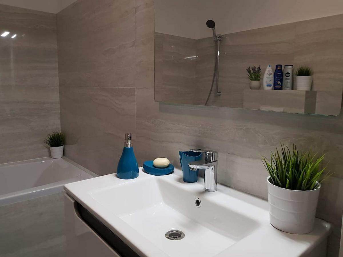 Brand New Apartment In Rebreanu Towers Residence Тимишоара Экстерьер фото
